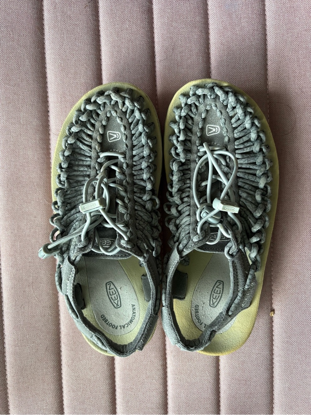 Women's UNEEK Sneaker